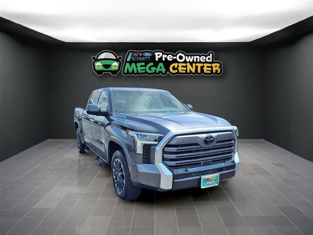 Used 2025 Toyota Tundra Limited AWD/4WD image 27