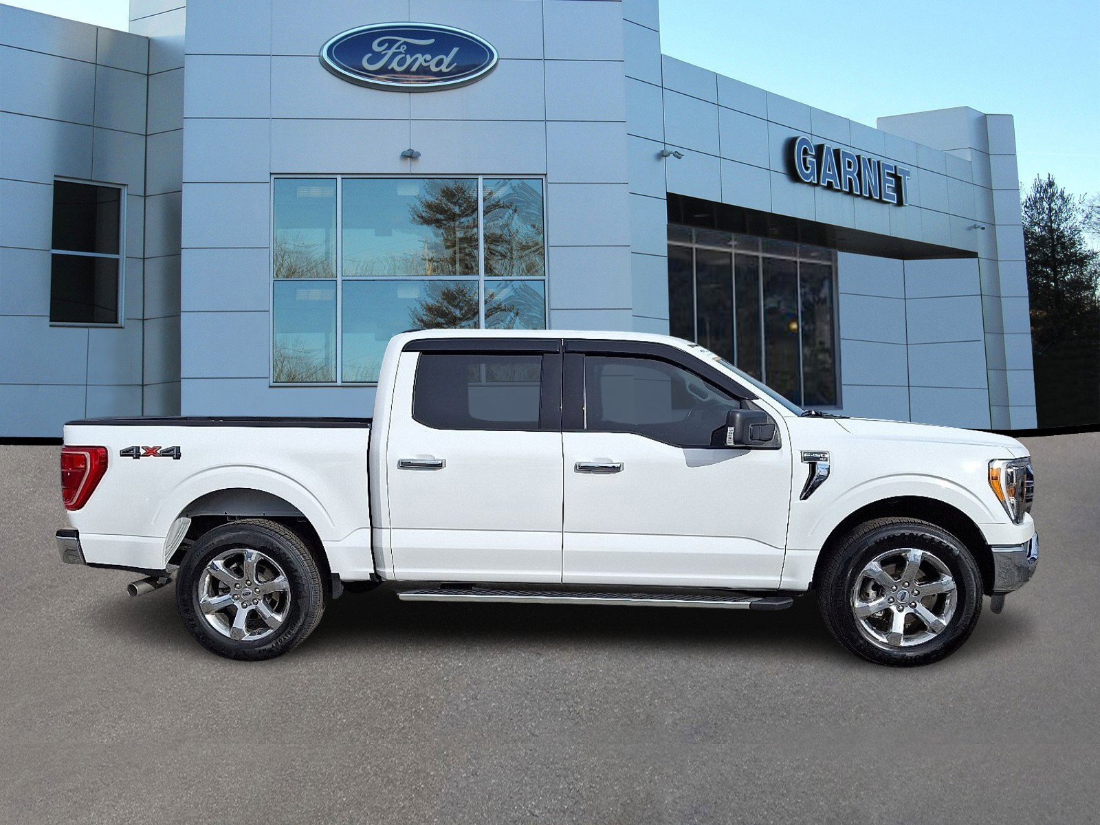 Certified 2022 Ford F150 XLT w/ Equipment Group 302A High image 5