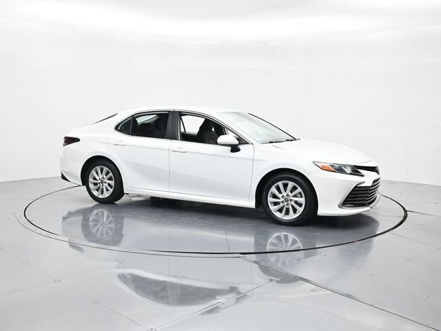 Used 2024 Toyota Camry LE FWD image 3