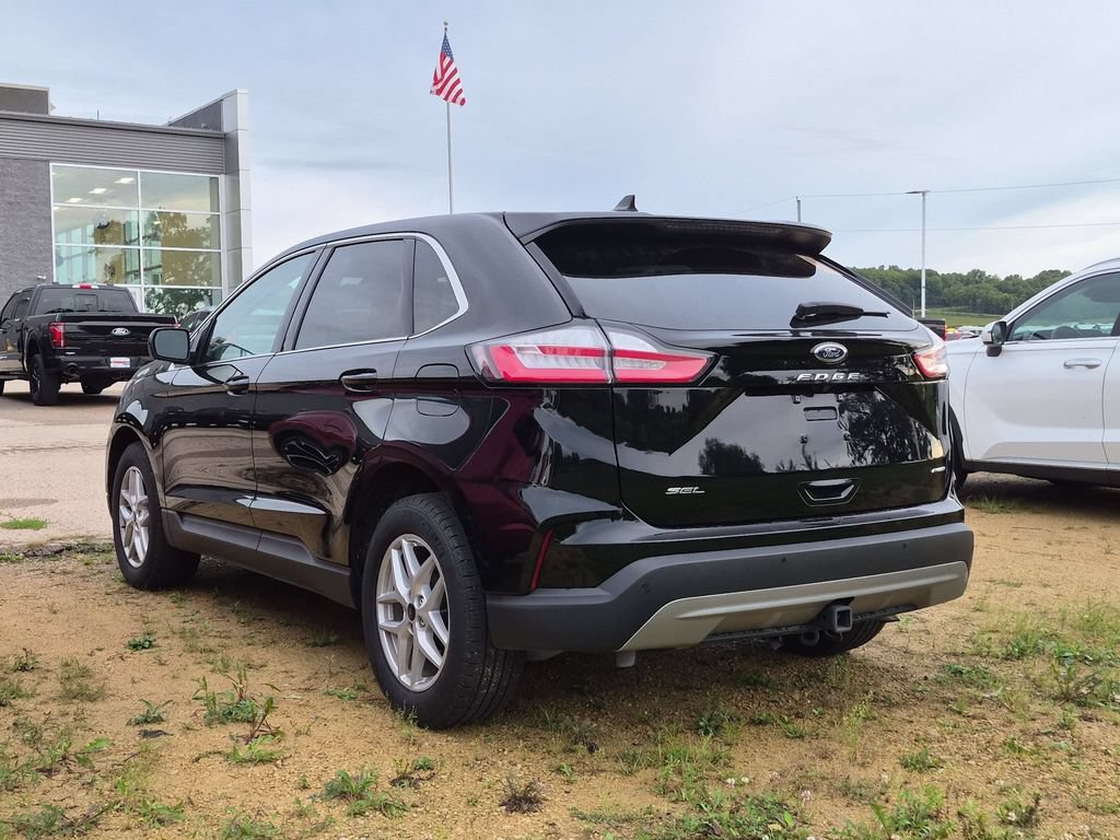 Certified 2024 Ford Edge SEL w/ Convenience Package AWD/4WD image 4
