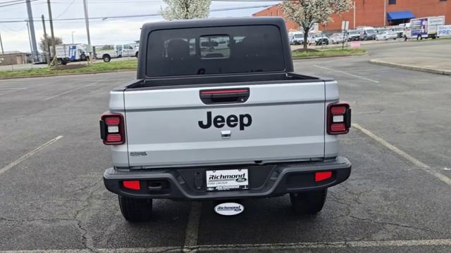 Used 2023 Jeep Gladiator Sport image 5