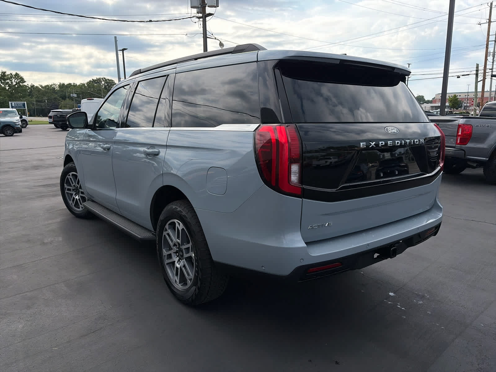 Certified 2025 Ford Expedition Active AWD/4WD image 8