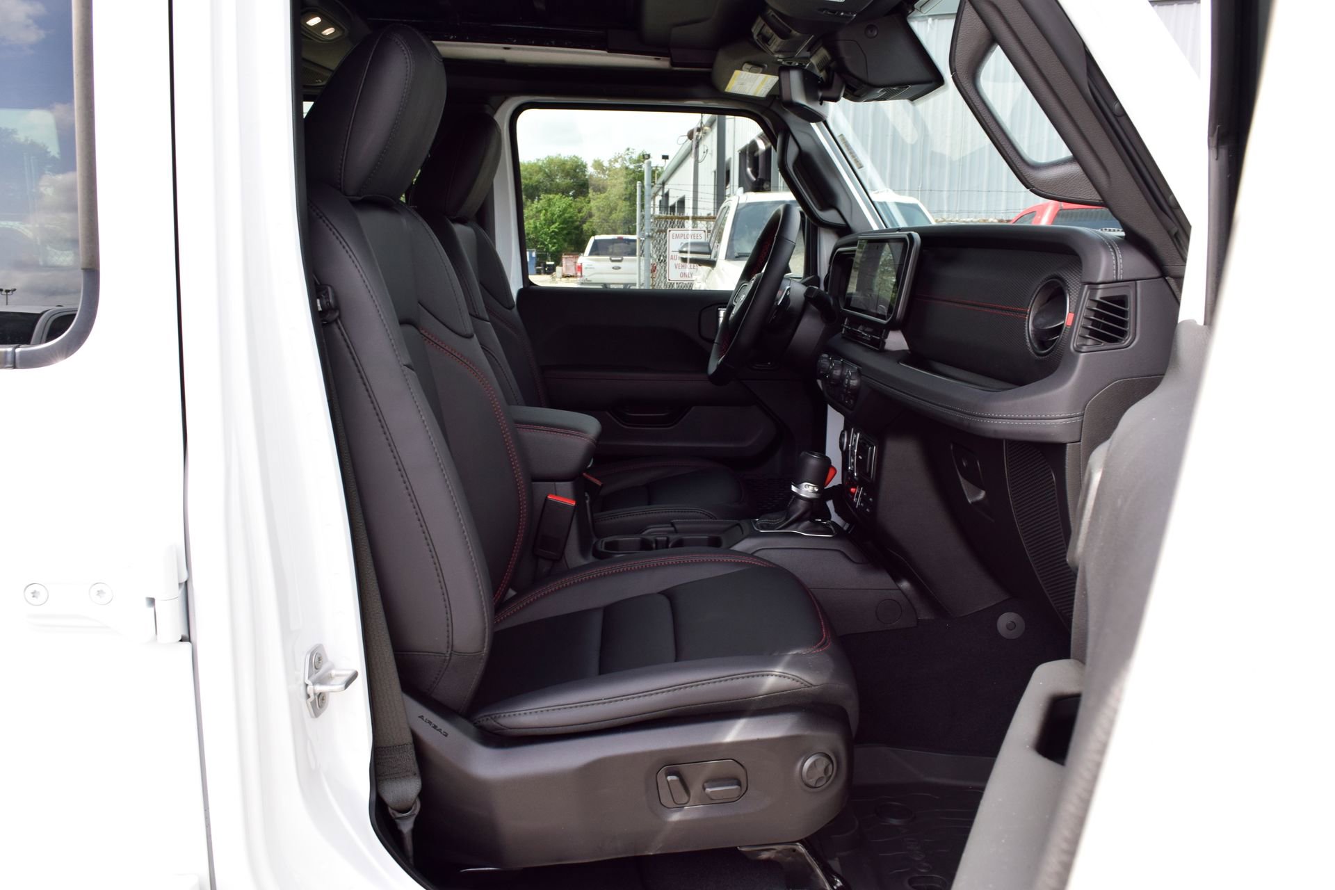 Used 2026 Jeep Wrangler Unlimited Rubicon 392 w/ Quick Order Package 27X Moab AWD/4WD image 21