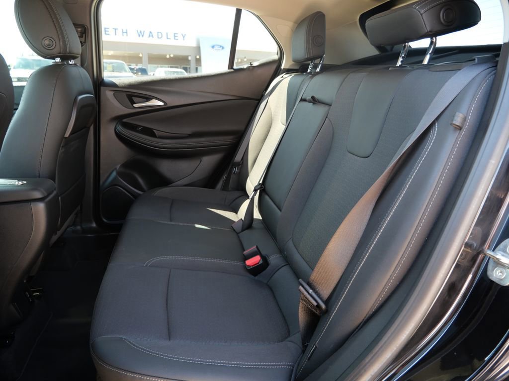 Used 2022 Buick Encore GX Select w/ Sport Touring Package image 16