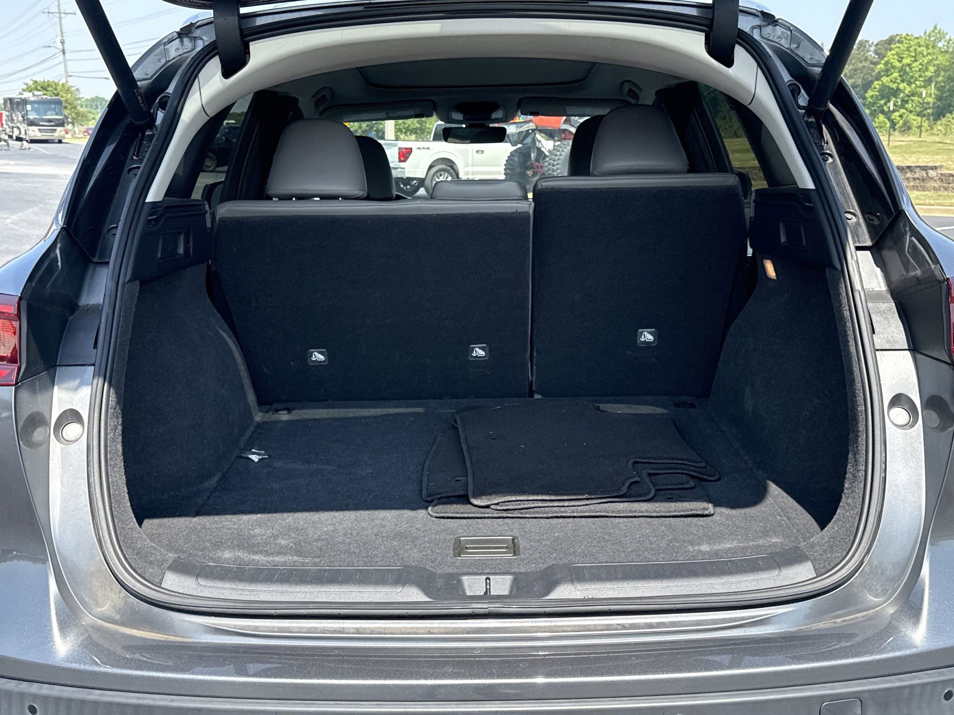 Used 2023 INFINITI QX50 Luxe image 17