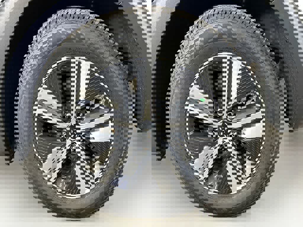 Used 2022 Kia Niro EX Premium image 9