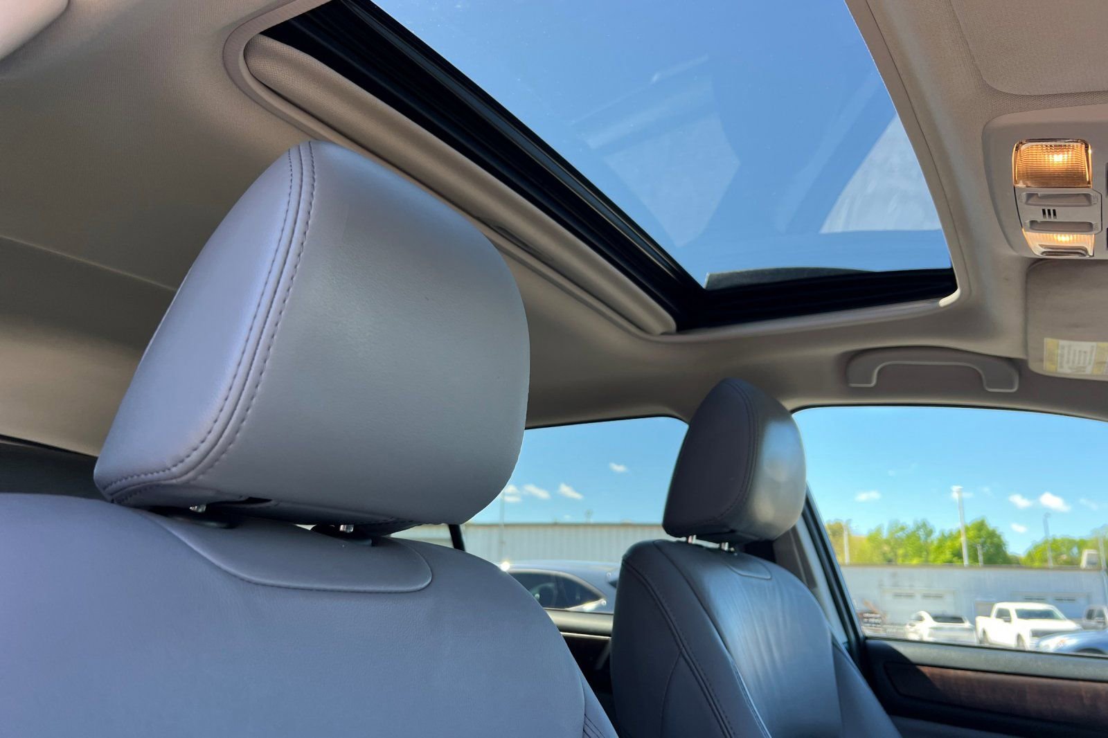 Used 2018 Subaru Outback 3.6R Limited image 18