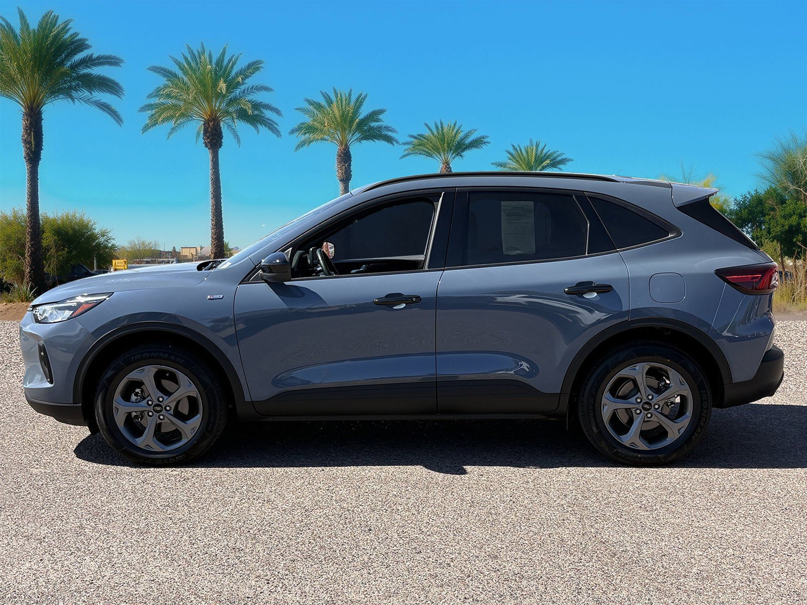Certified 2025 Ford Escape ST-Line Select AWD/4WD image 2