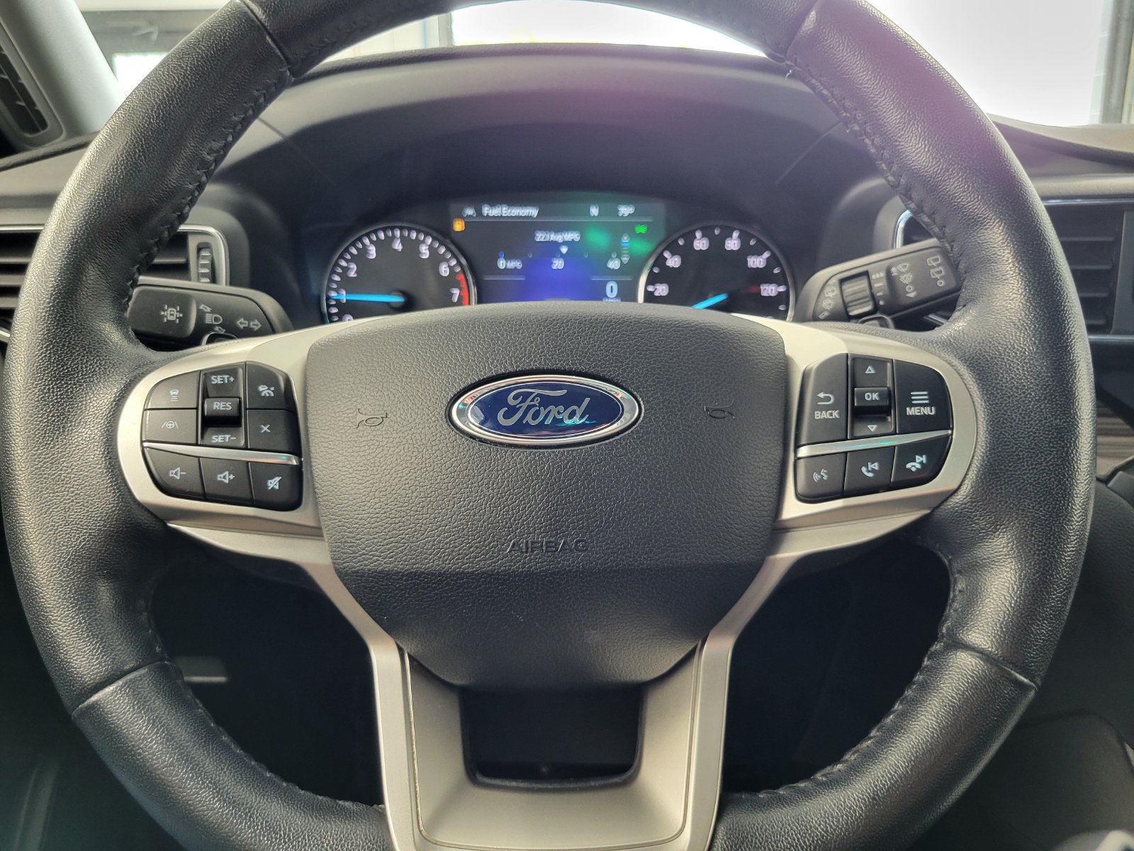 Certified 2020 Ford Explorer Limited AWD/4WD image 12