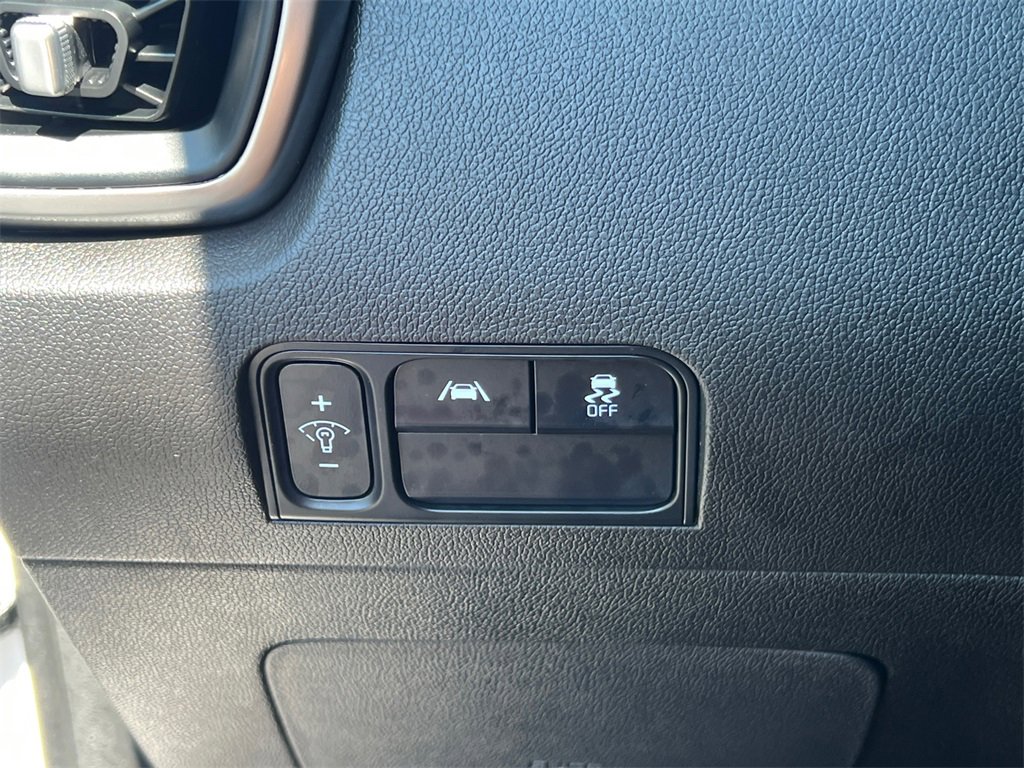 Used 2022 Kia Sorento LX image 28