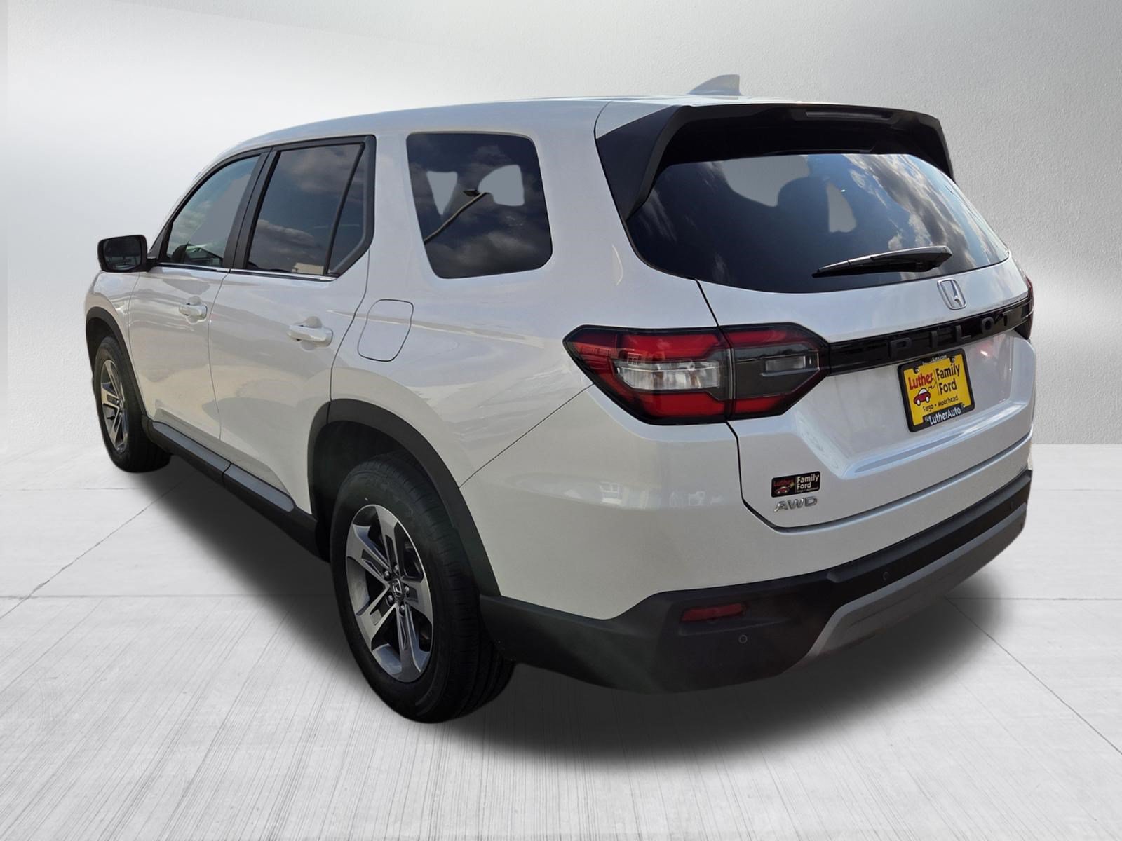 Used 2023 Honda Pilot EX-L image 5