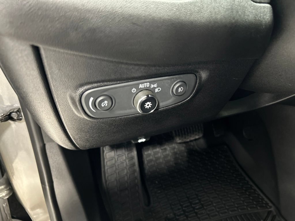 Used 2019 Chevrolet Equinox Premier FWD image 14