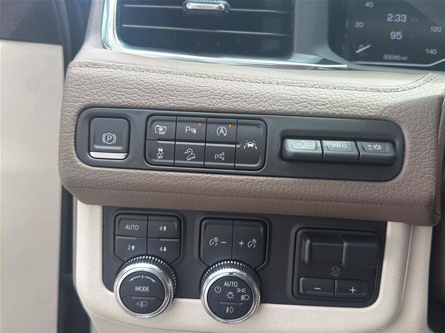 Used 2023 GMC Yukon Denali w/ Denali Reserve Package AWD/4WD image 27