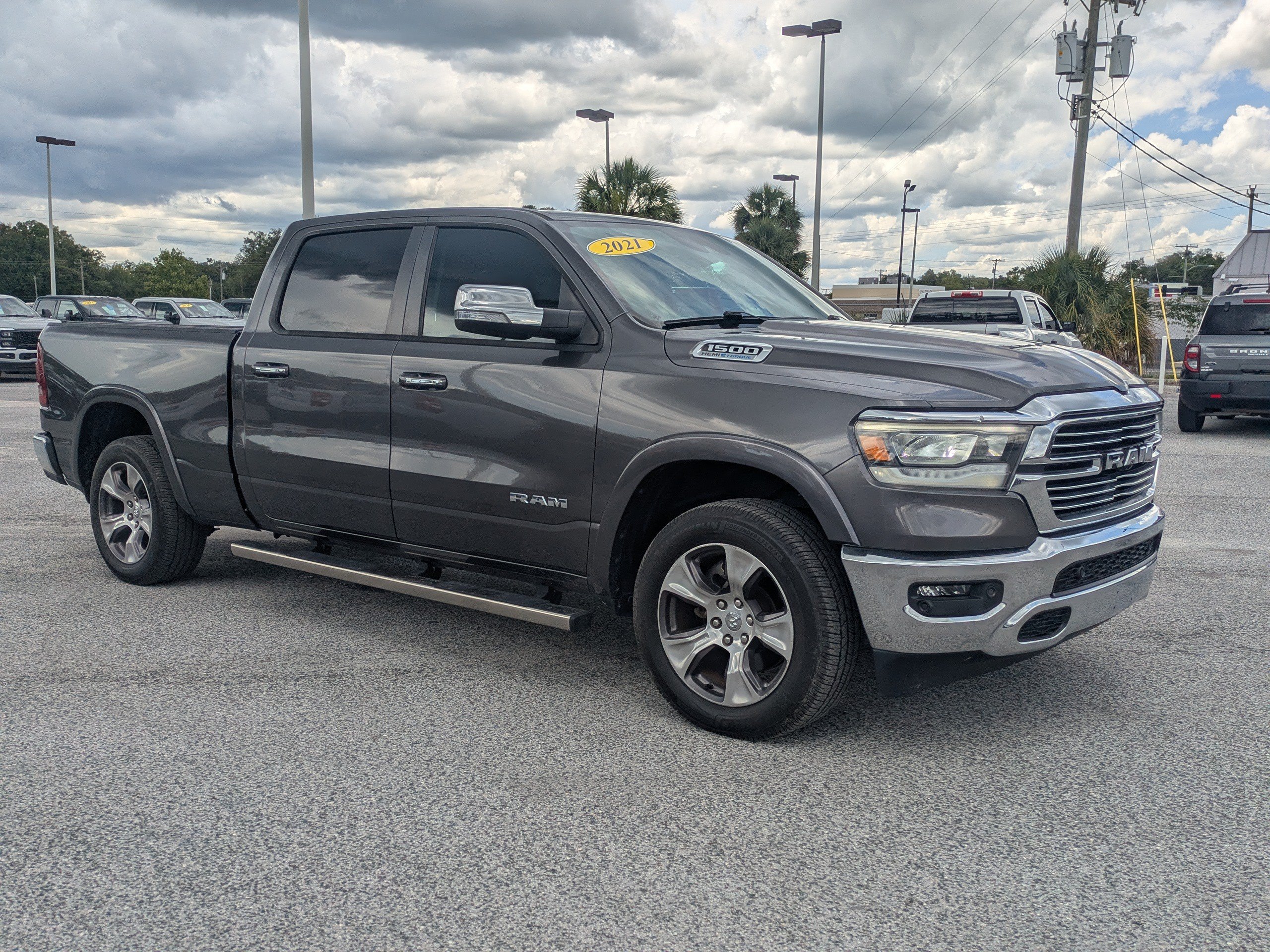 Used 2021 RAM 1500 Laramie AWD/4WD image 2