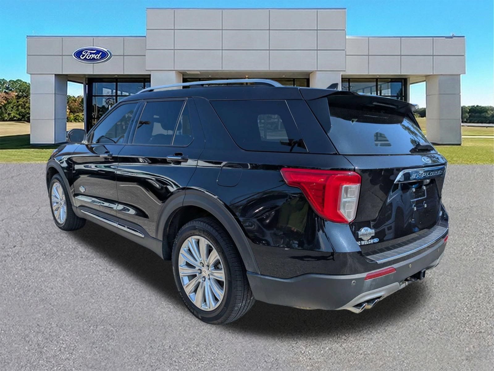 Certified 2023 Ford Explorer King Ranch w/ Technology Package AWD/4WD image 3
