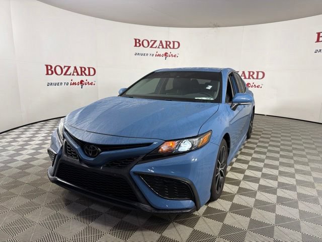 Used 2024 Toyota Camry SE FWD image 4