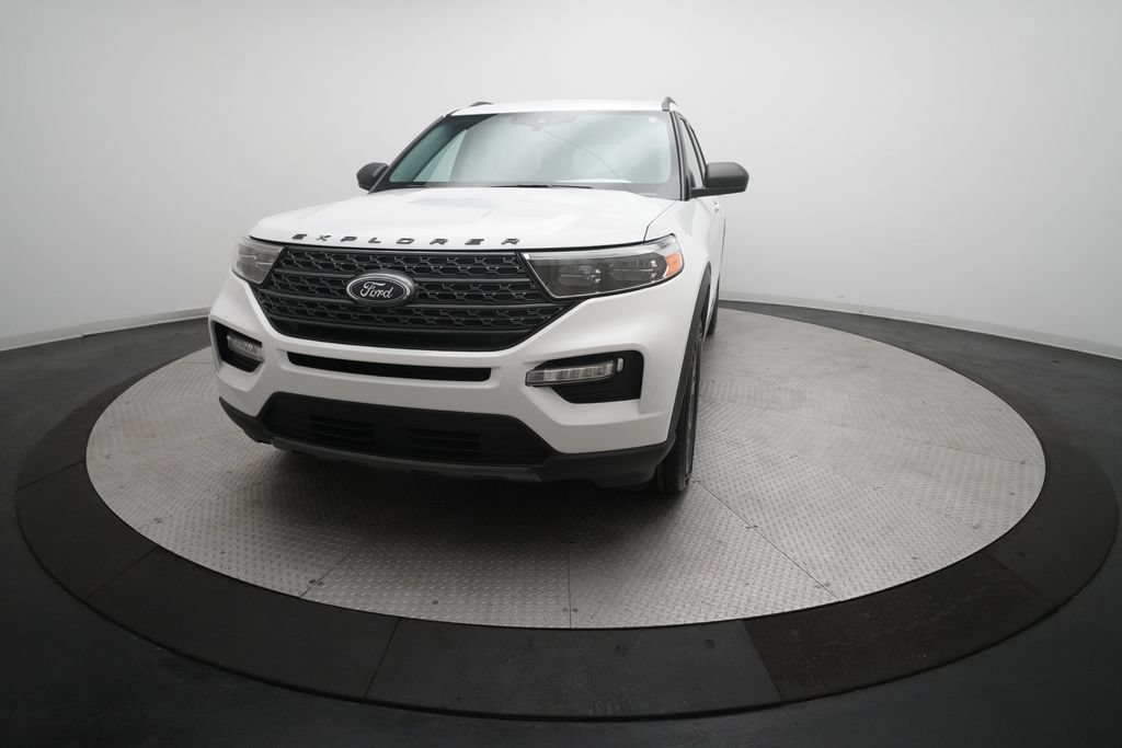 Certified 2021 Ford Explorer XLT w/ Equipment Group 202A AWD/4WD image 12