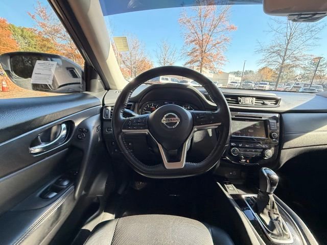 Used 2019 Nissan Rogue SV w/ Premium Package image 11