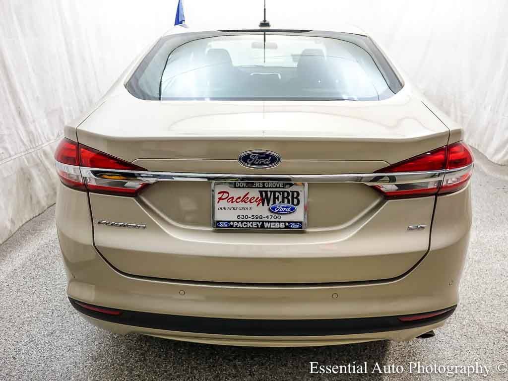 Certified 2018 Ford Fusion SE w/ Fusion SE Technology Package FWD image 6
