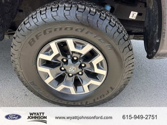 Used 2021 Toyota Tacoma TRD Off-Road w/ Technology Package AWD/4WD image 11