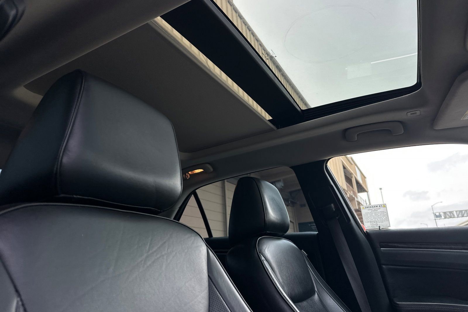 Used 2017 Chrysler 300 C w/ Safetytec Plus Group image 15