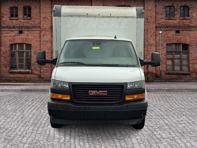 Used 2021 GMC Savana 3500 Extended w/ Power Convenience Package RWD image 2