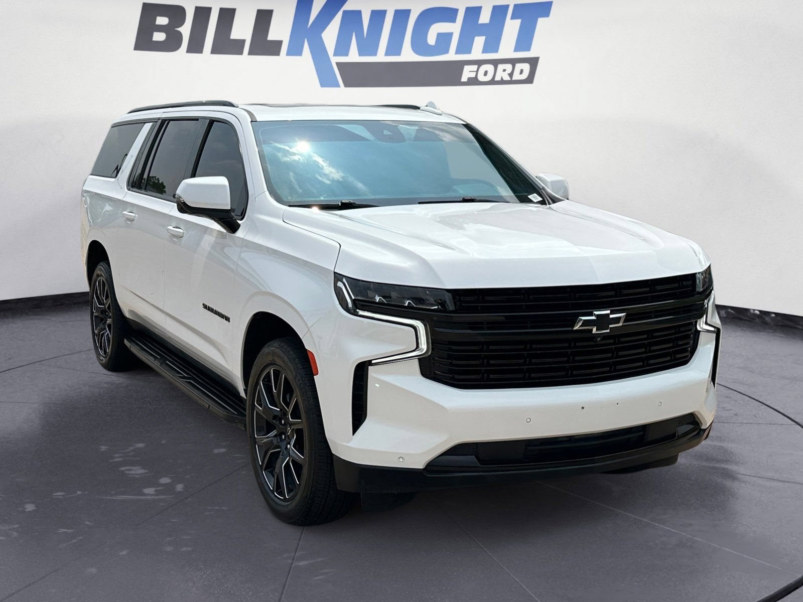 Used 2023 Chevrolet Suburban RST w/ Sport Performance Package AWD/4WD image 7