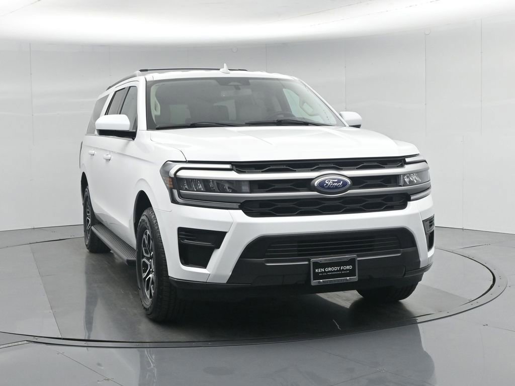 Certified 2024 Ford Expedition Max XLT image 3