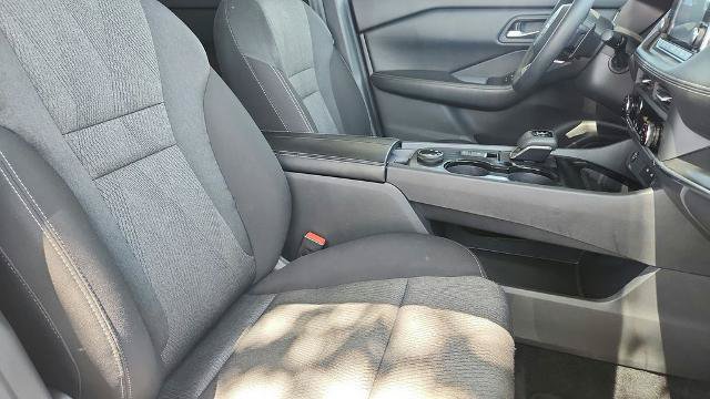 Used 2024 Nissan Rogue SV AWD/4WD image 32