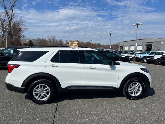 Certified 2025 Ford Explorer Active image 4