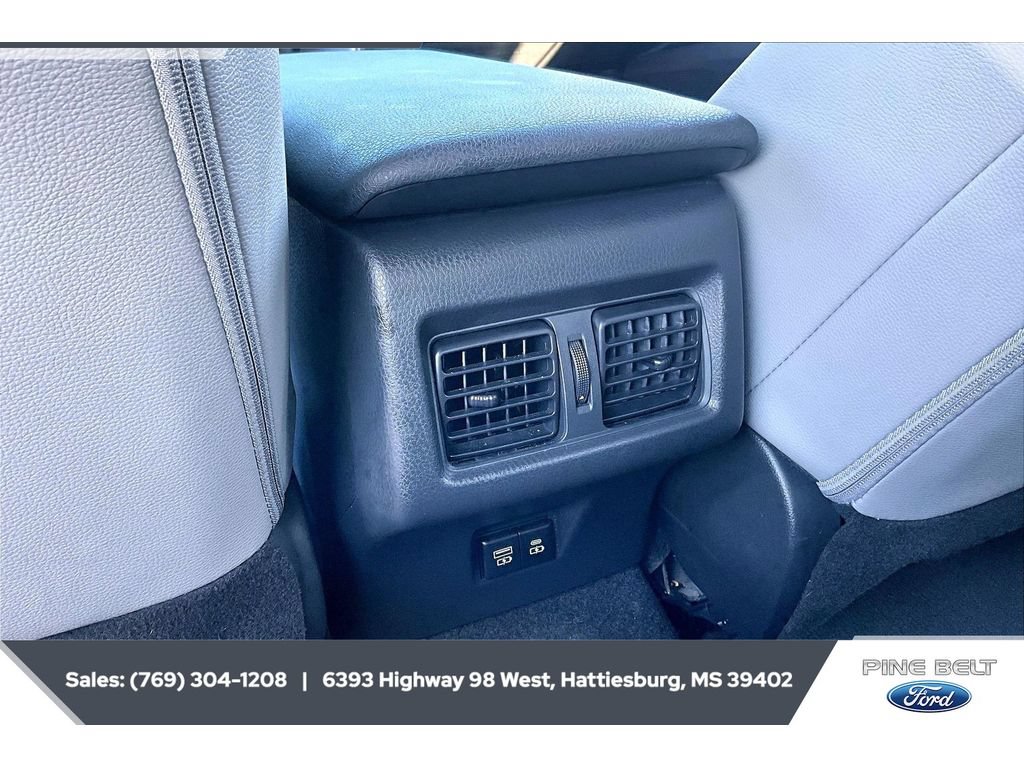 Used 2025 Toyota Camry SE w/ Convenience Package FWD image 24