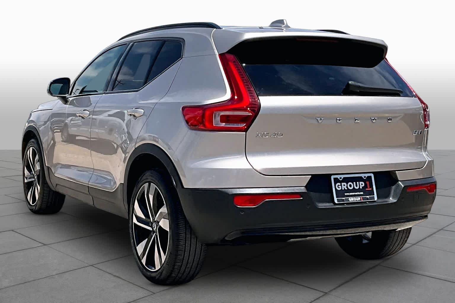 Used 2023 Volvo XC40 B5 Ultimate w/ Climate Package AWD/4WD image 12
