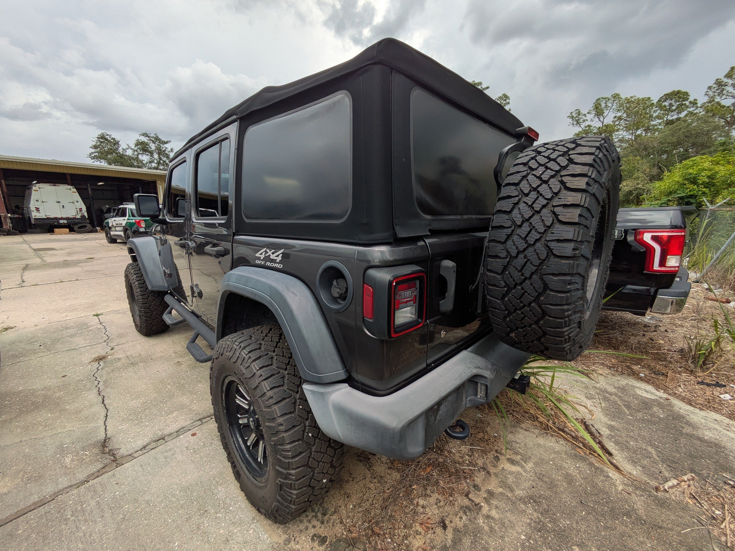 Used 2018 Jeep Wrangler Unlimited Sport S AWD/4WD image 5