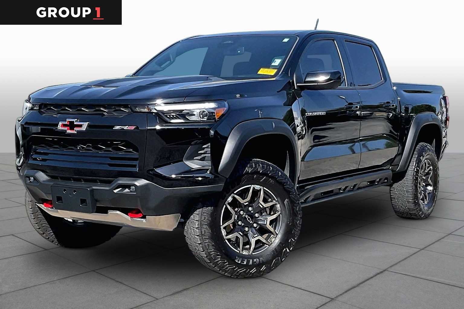 Used 2024 Chevrolet Colorado ZR2 w/ Technology Package AWD/4WD image 1