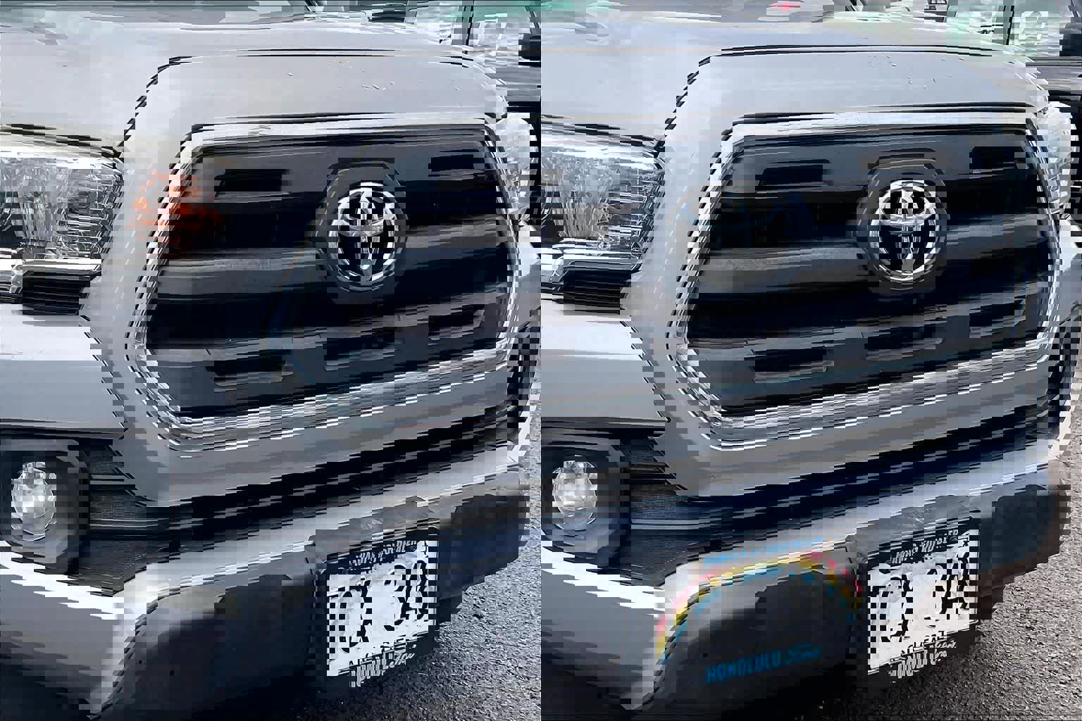 Used 2017 Toyota Tacoma SR5 RWD image 33