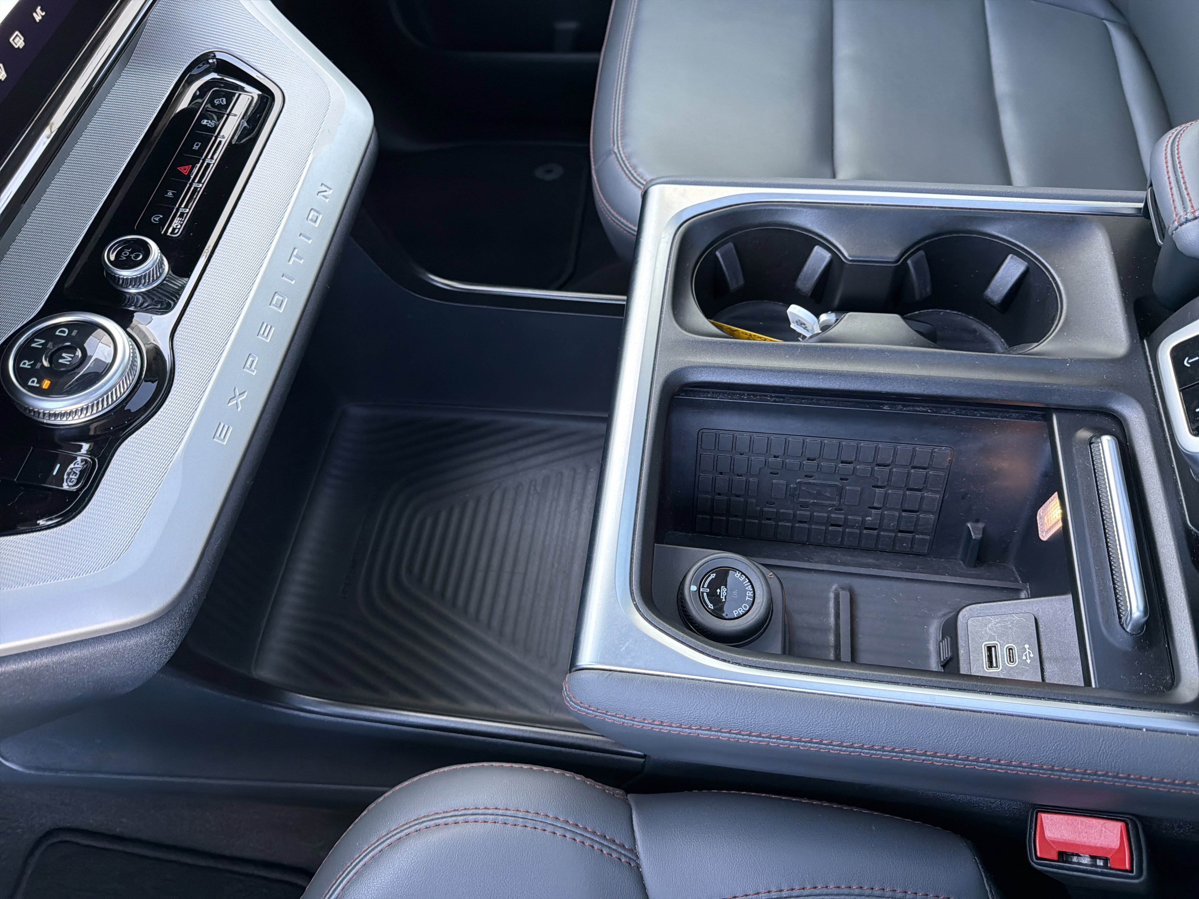 Certified 2025 Ford Expedition Active image 54