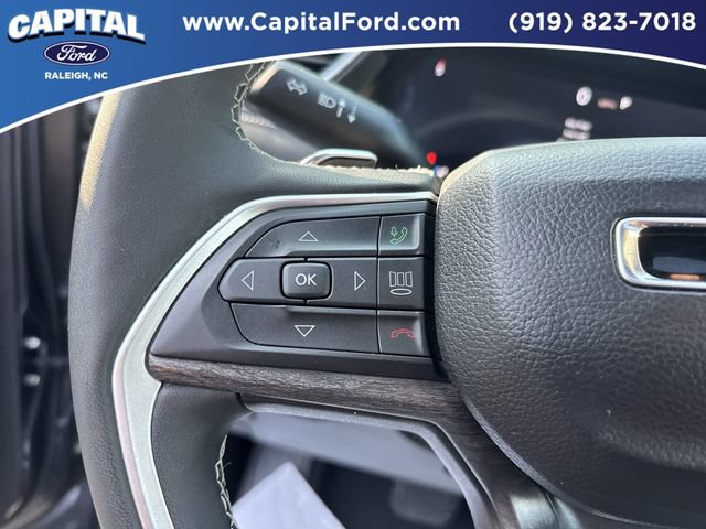 Used 2025 Jeep Grand Cherokee L Limited w/ Black Appearance Package AWD/4WD image 23