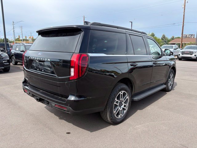 Certified 2025 Ford Expedition Active AWD/4WD image 8