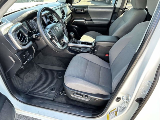 Used 2023 Toyota Tacoma SR5 w/ Technology Package AWD/4WD image 17