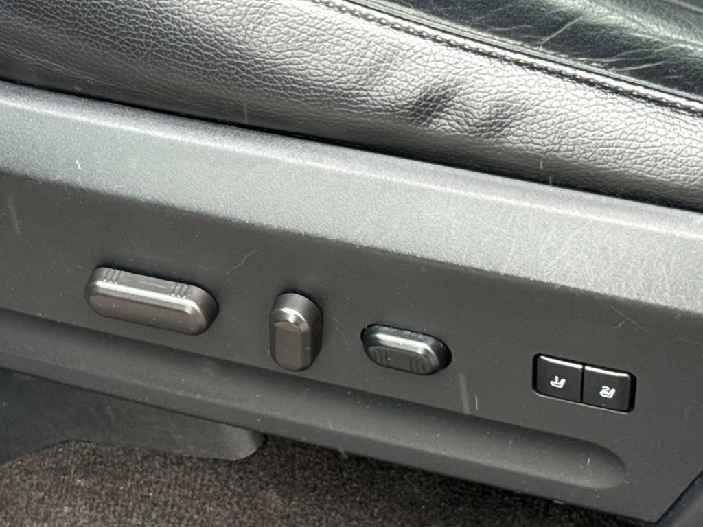 Certified 2017 Ford Expedition XLT w/ Equipment Group 202A image 26