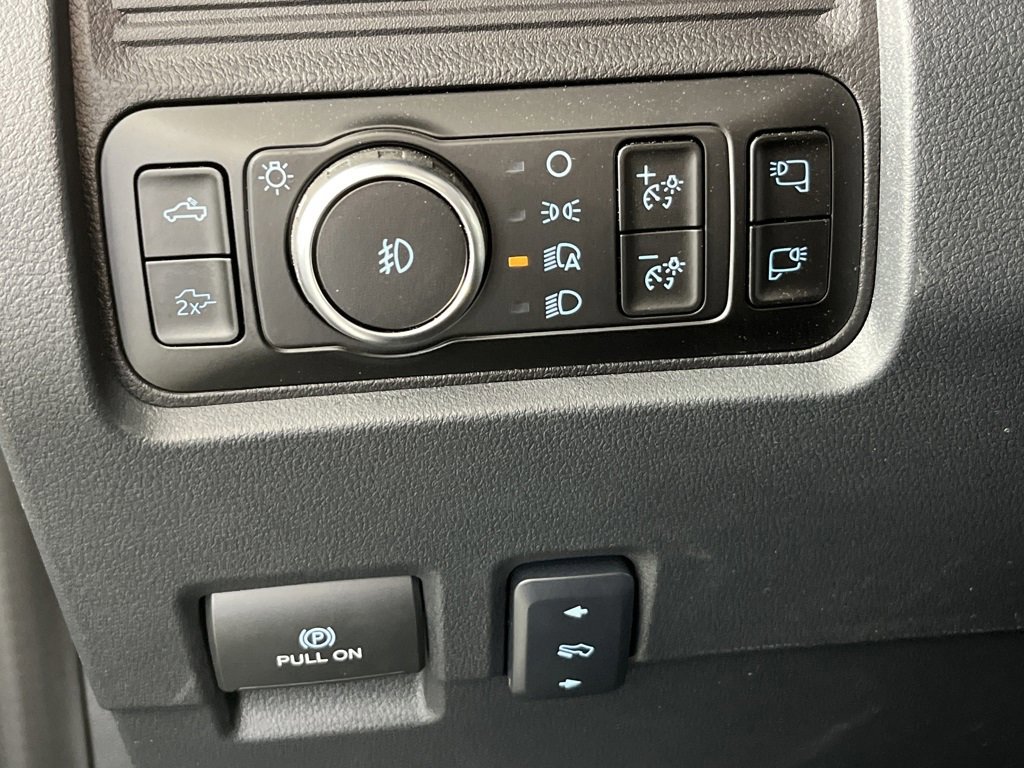 Certified 2025 Ford F350 Lariat image 25