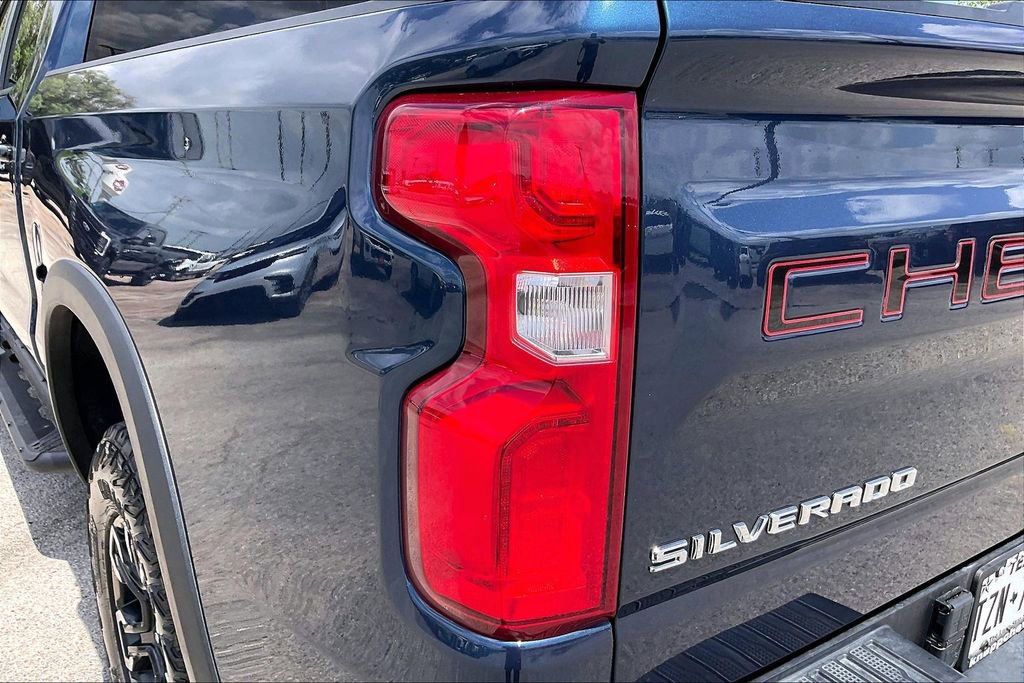 Used 2022 Chevrolet Silverado 1500 ZR2 w/ Technology Package AWD/4WD image 17