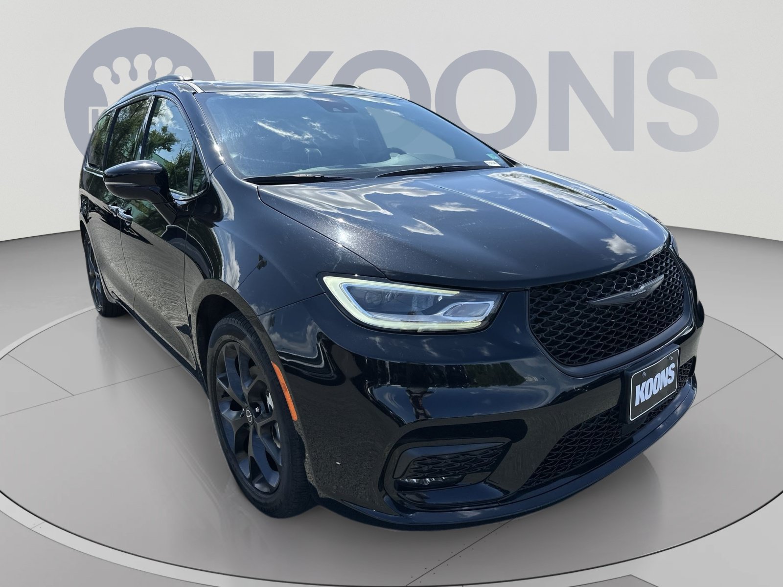 Used 2025 Chrysler Pacifica Limited FWD image 18