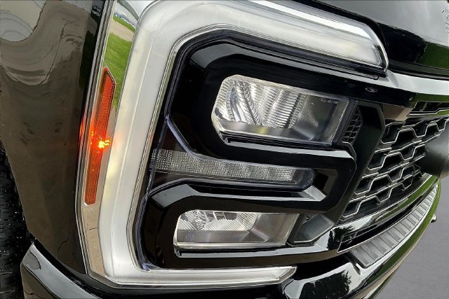 Certified 2025 Ford F350 Lariat w/ Black Appearance Package AWD/4WD image 31