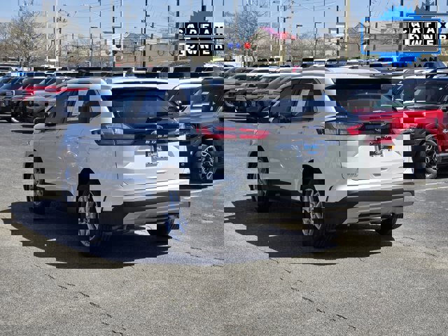 Certified 2024 Ford Edge SEL w/ Convenience Package AWD/4WD image 3