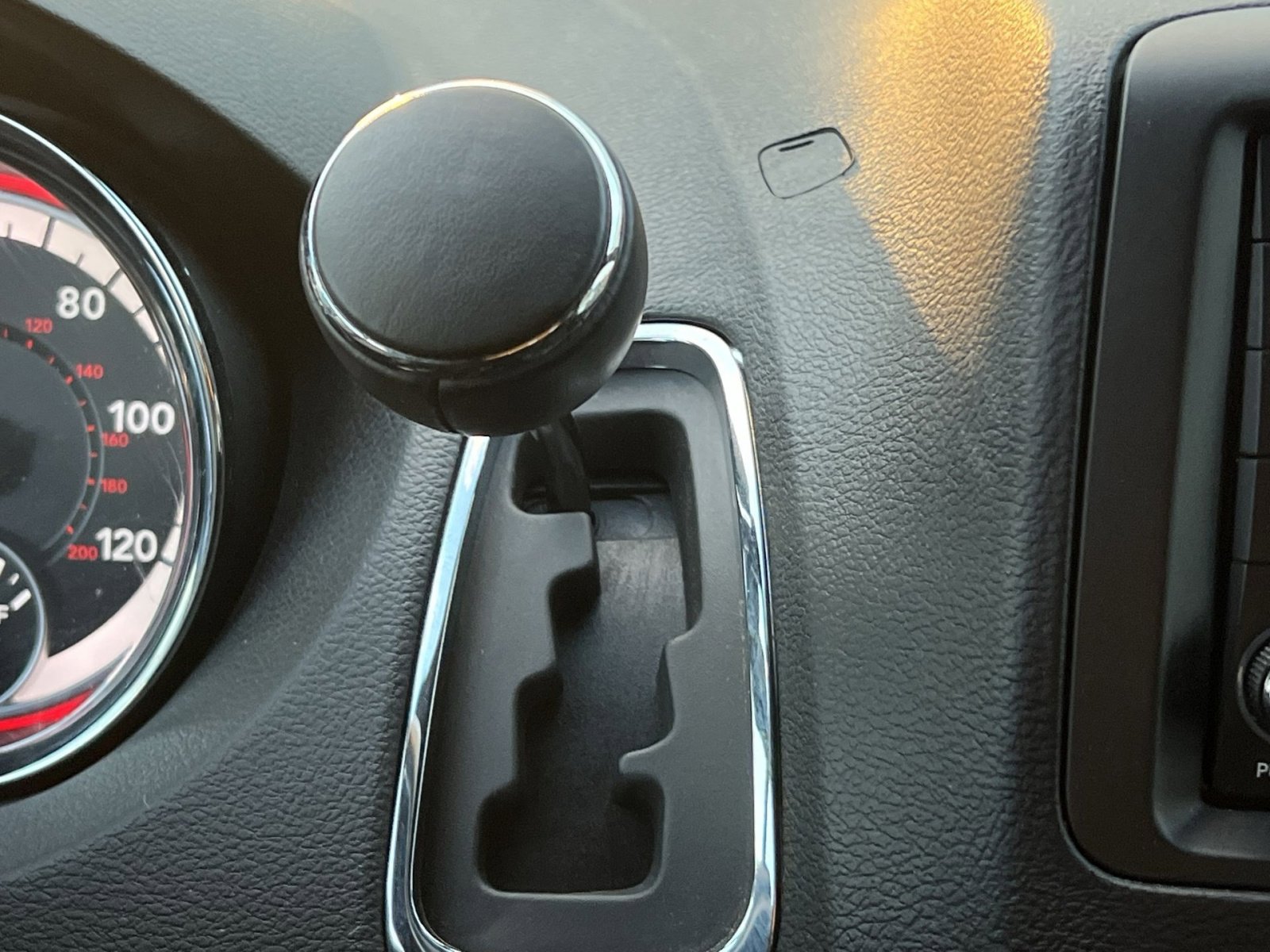 Used 2019 Dodge Grand Caravan SE FWD image 30