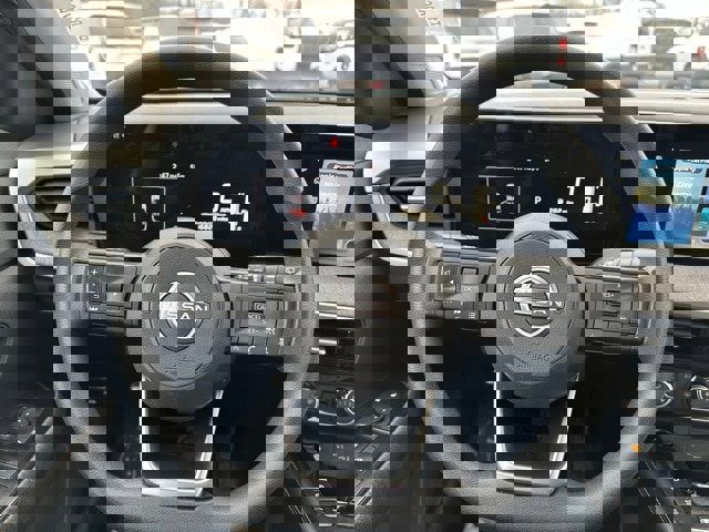 Used 2025 Nissan Kicks SV image 21