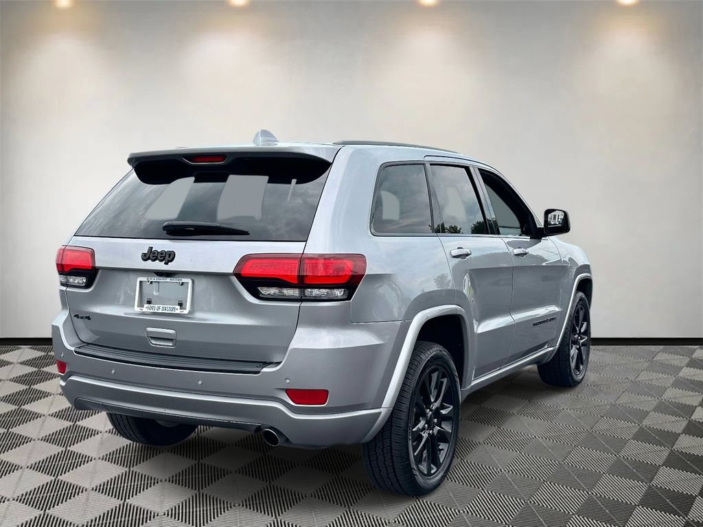 Used 2020 Jeep Grand Cherokee Altitude AWD/4WD image 4