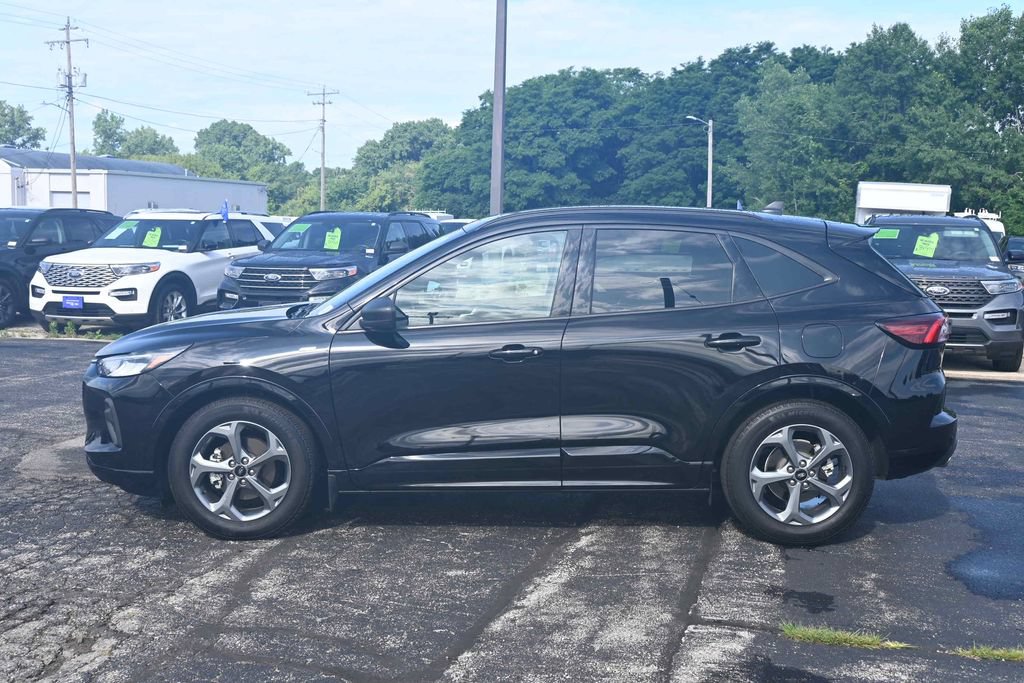 Certified 2023 Ford Escape ST-Line w/ Tech Pack #1 FWD image 4