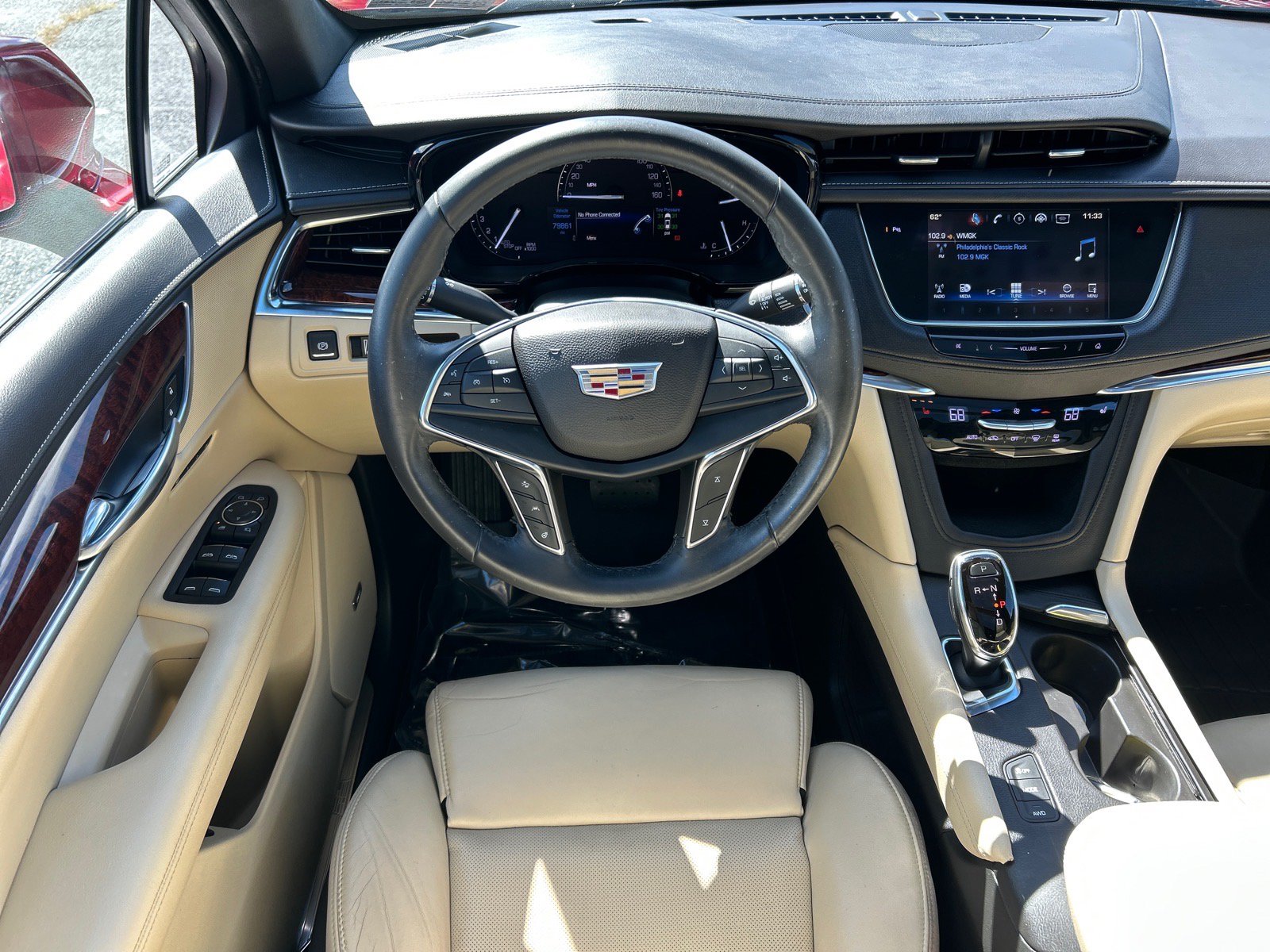 Used 2017 Cadillac XT5 Luxury w/ Driver Awareness Package AWD/4WD image 2